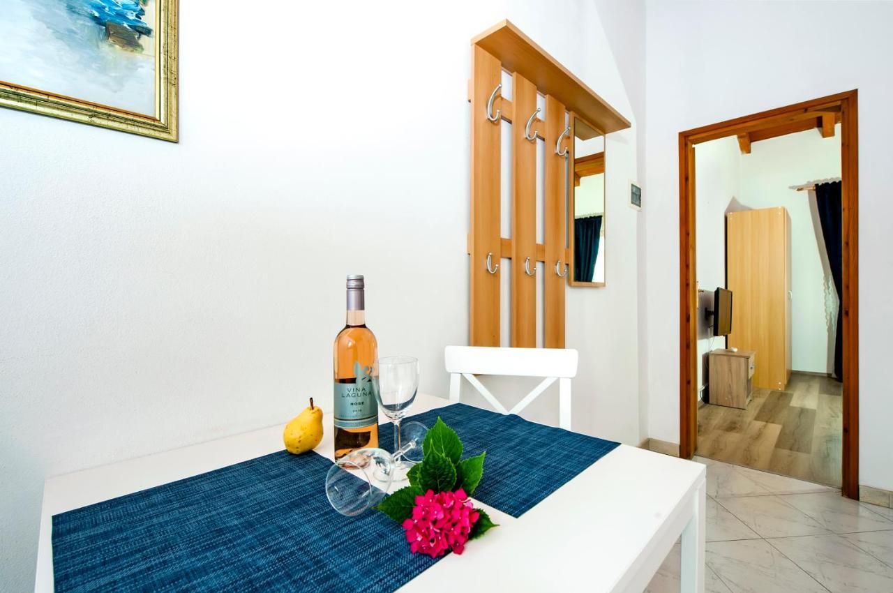 Apartman Near Beach Pelagic Sea View Ровінь Екстер'єр фото
