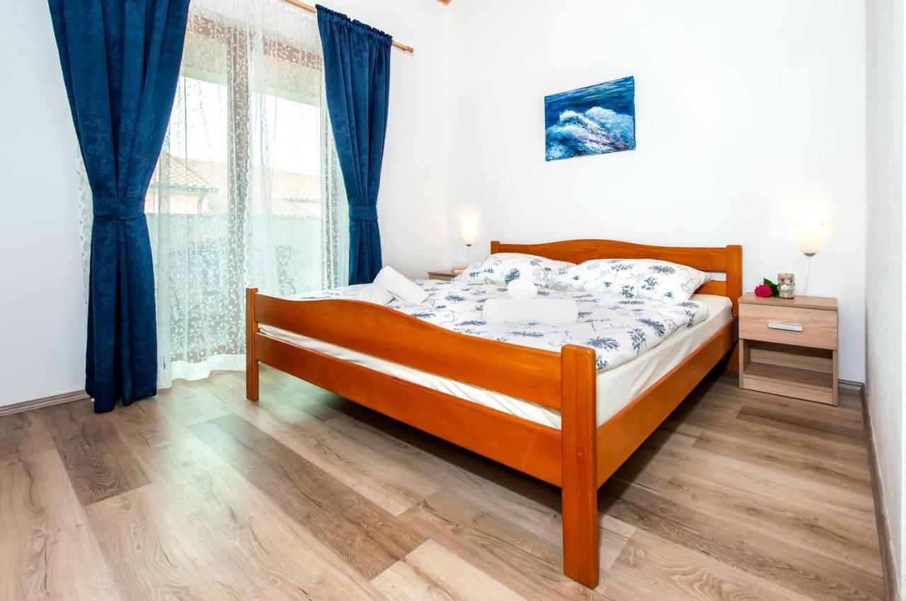 Apartman Near Beach Pelagic Sea View Ровінь Екстер'єр фото