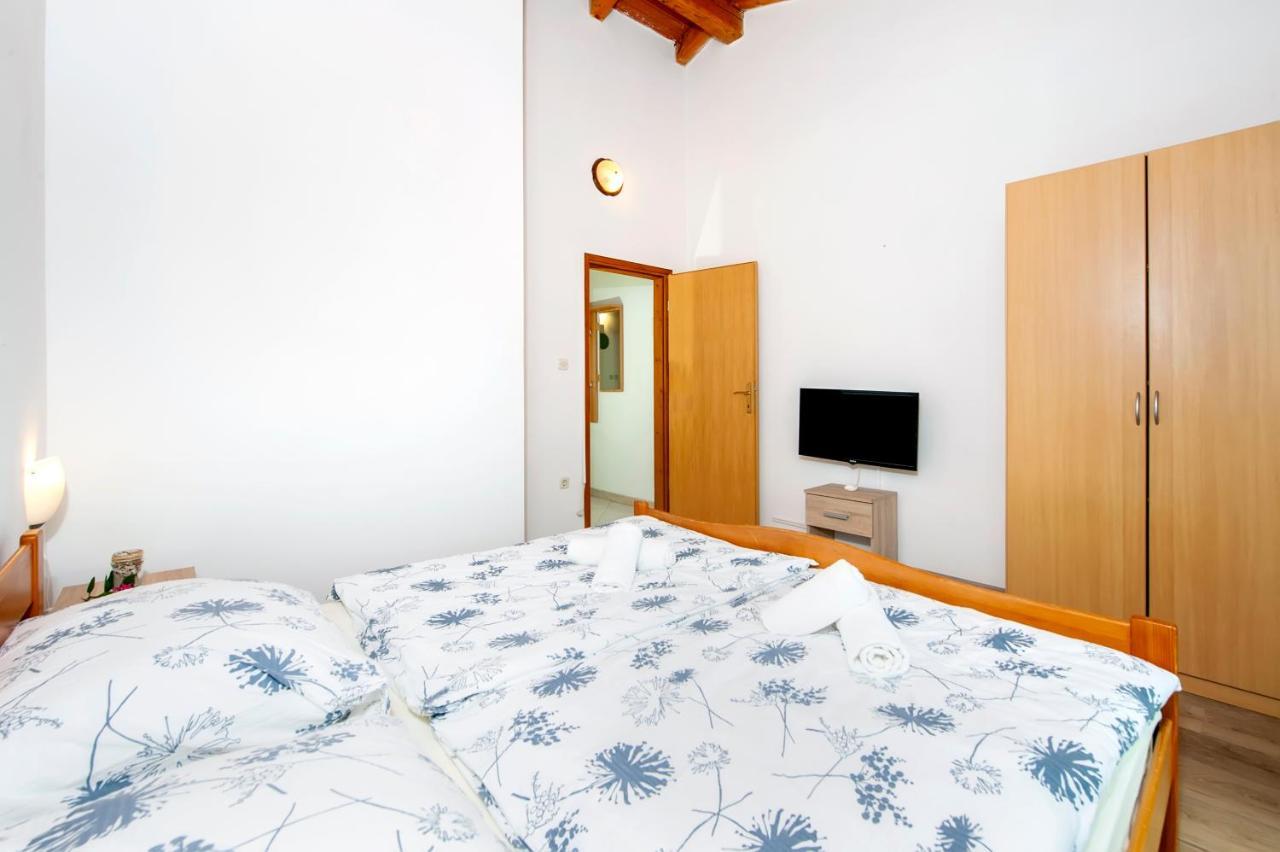 Apartman Near Beach Pelagic Sea View Ровінь Екстер'єр фото