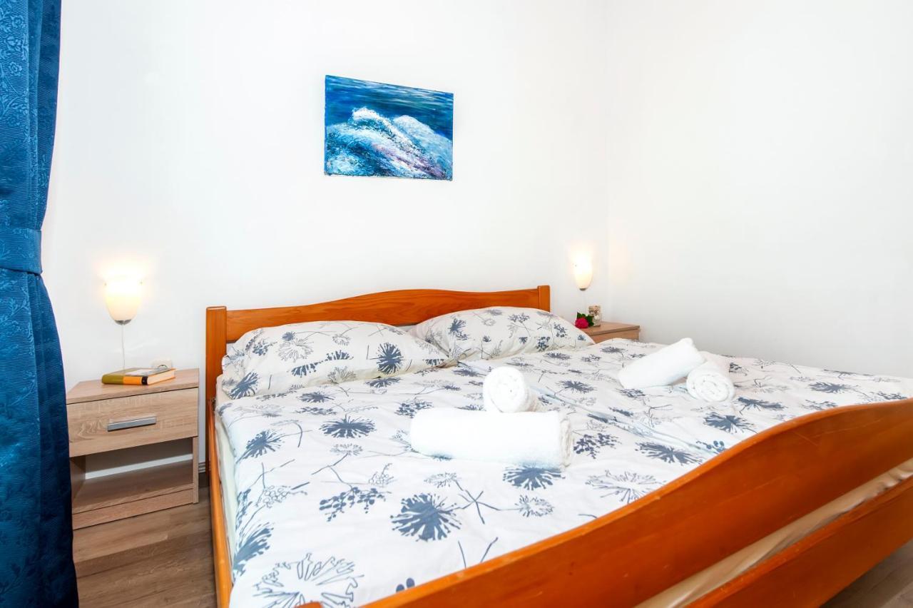 Apartman Near Beach Pelagic Sea View Ровінь Екстер'єр фото