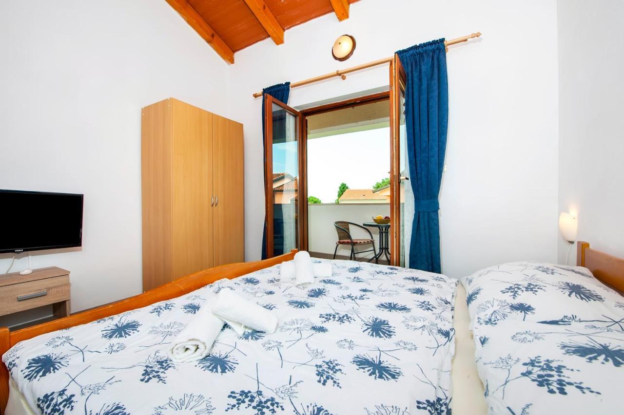 Apartman Near Beach Pelagic Sea View Ровінь Екстер'єр фото